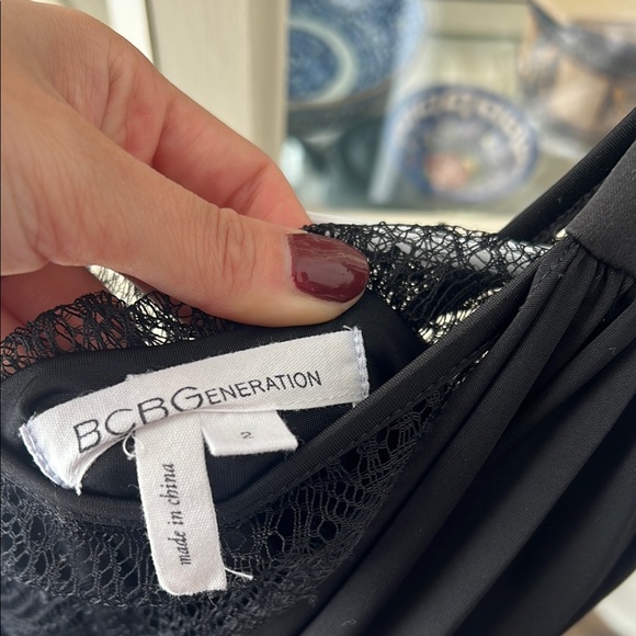 Black satin mini with lace detail - Picture 6 of 6